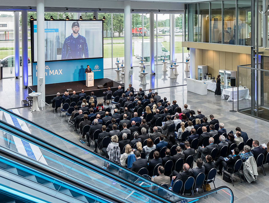  Referenz - thyssenkrupp - „Hello, I am MAX!“