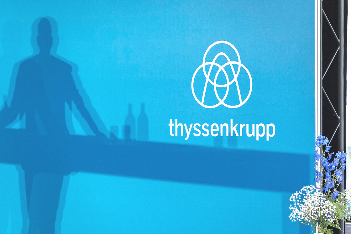  Referenz - thyssenkrupp - „Hello, I am MAX!“